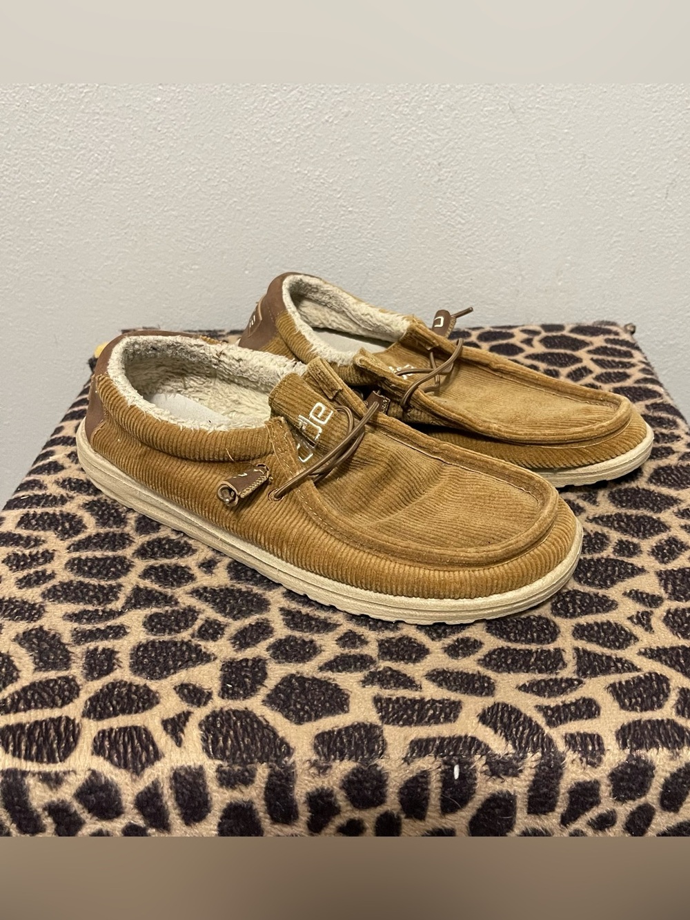 Hey Dude Wally Corduroy Slip On Comfort Shoes Brown Casual Womens 8